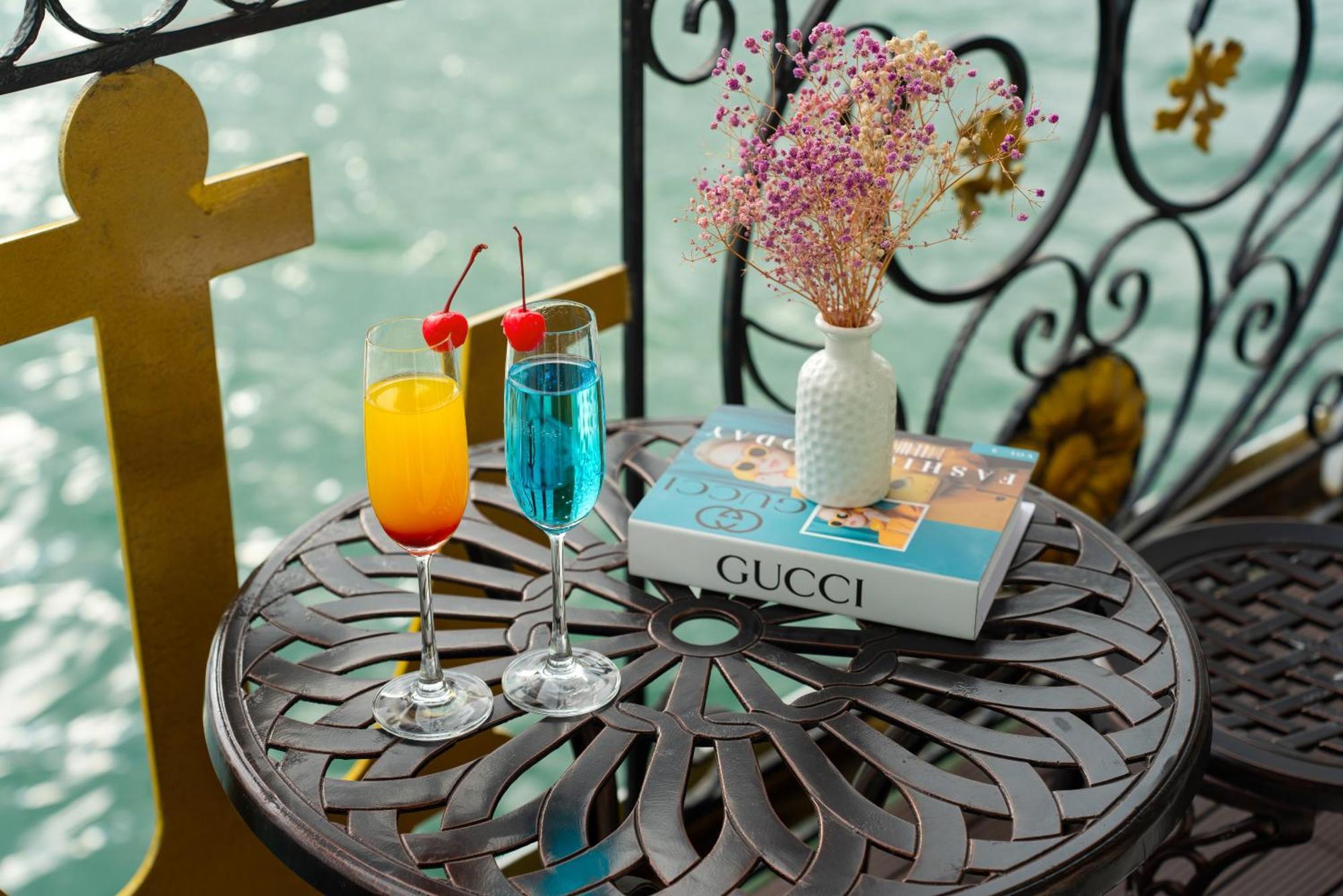 Halong Aquamarine Royal Cruise Hotel Hạ Long-öböl Kültér fotó