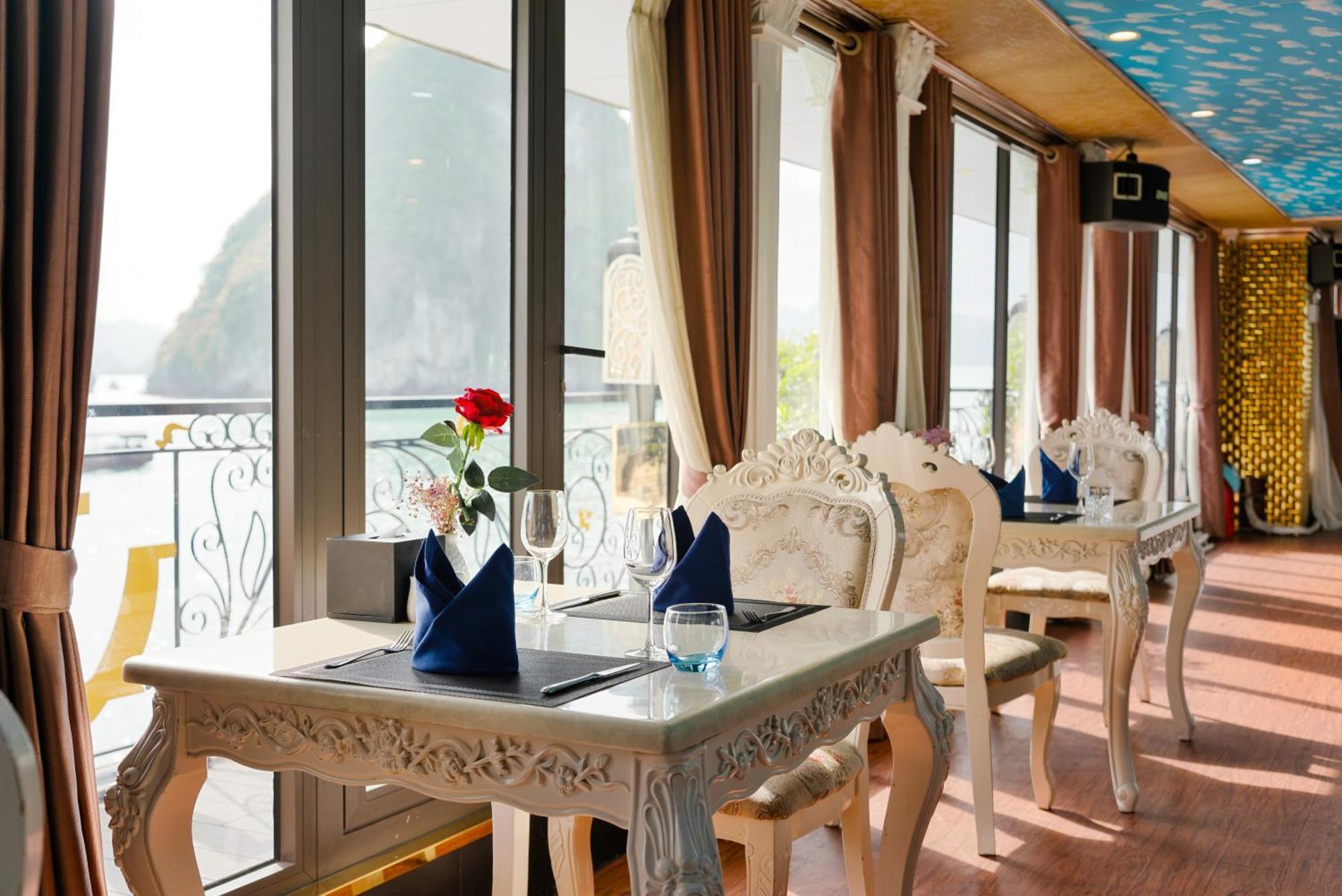 Halong Aquamarine Royal Cruise Hotel Hạ Long-öböl Kültér fotó